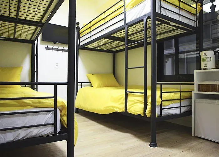 24 Myeongdong Gasthof 2*